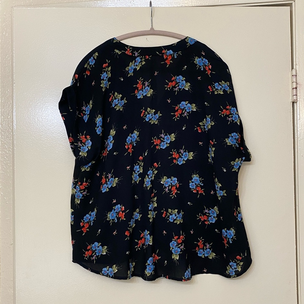 Black Floral Tie Front Blouse - Picture 4 of 4